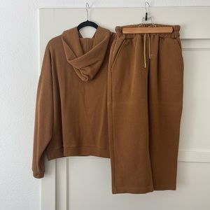 Cold Laundry Matching Tan Sweat Set, oversized, Size Medium